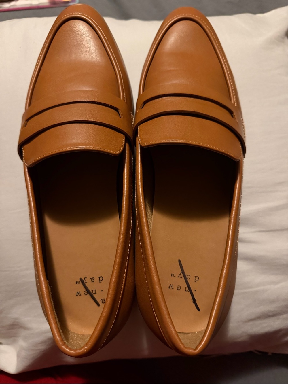 💜 new day Women's Clover Flats Tan leather loafers with a classic design Size:7